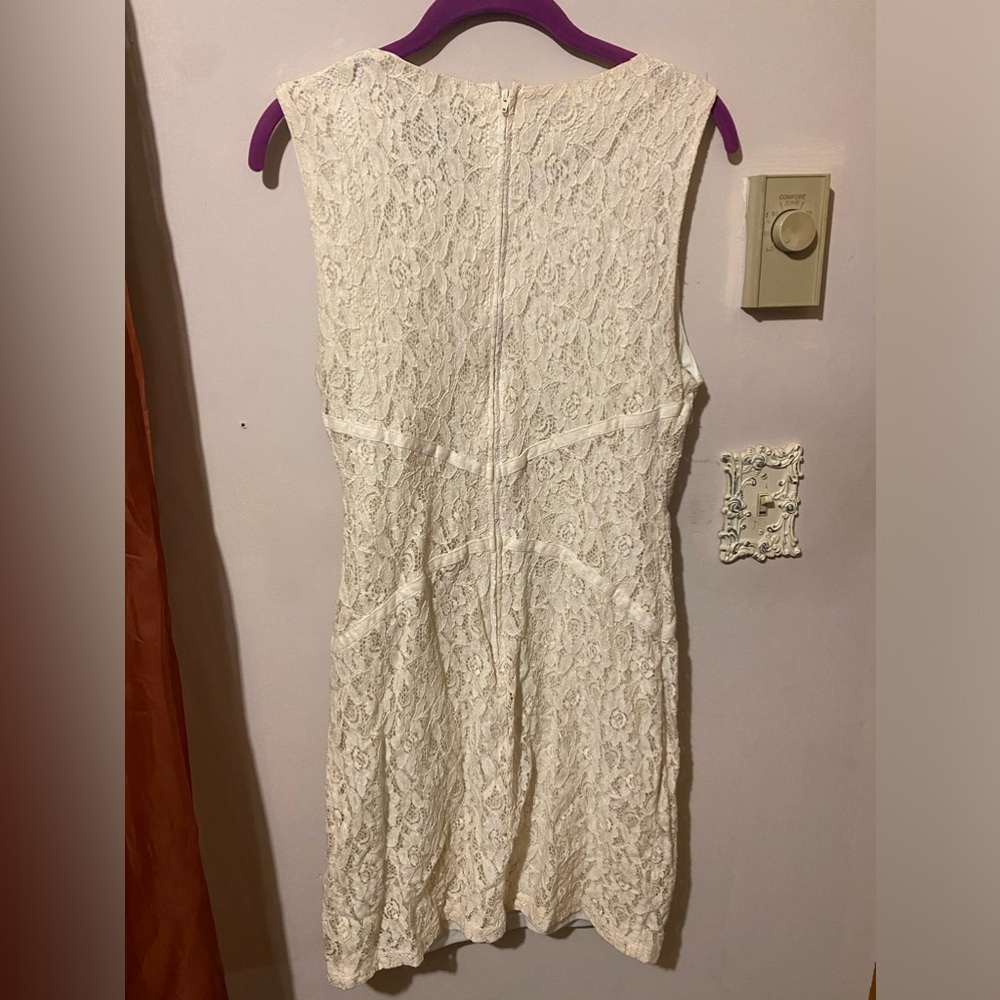Off white, lace detail, floral, Bisou Bisou, size 12 - Picture 5 of 5